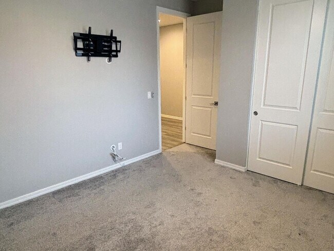 Building Photo - 35966 W Santa Monica Ave