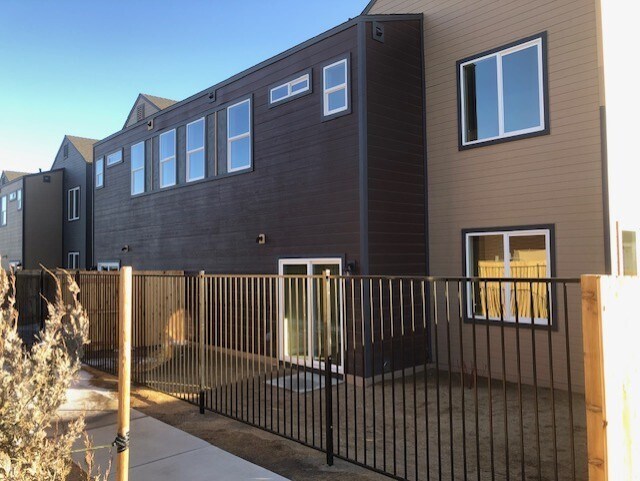 Building Photo - 1152 Chisholm Trl