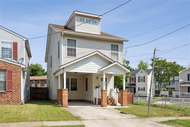Building Photo - 896 A Ave