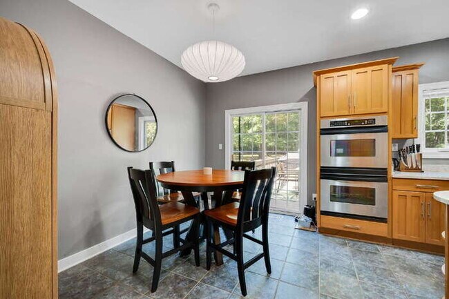 Building Photo - 4 Bedroom Home on 3.65 Acres in Moseley – Available September 22nd – $3,500/mo