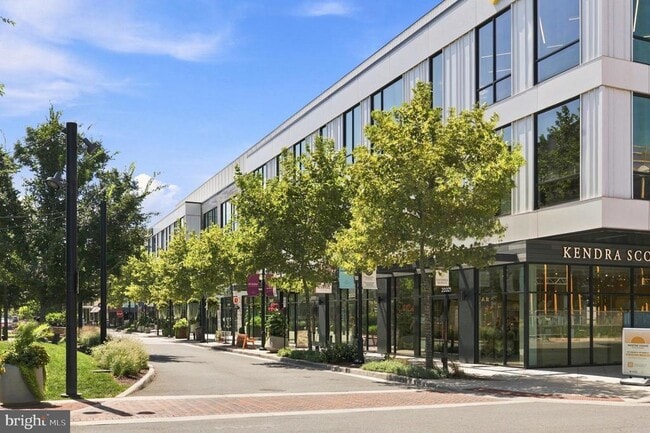 Building Photo - 20151 Northpark Dr
