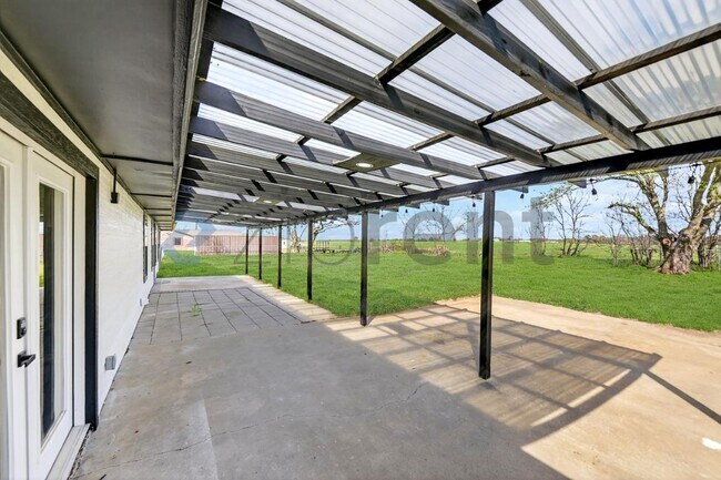 Building Photo - 2404 TX-289