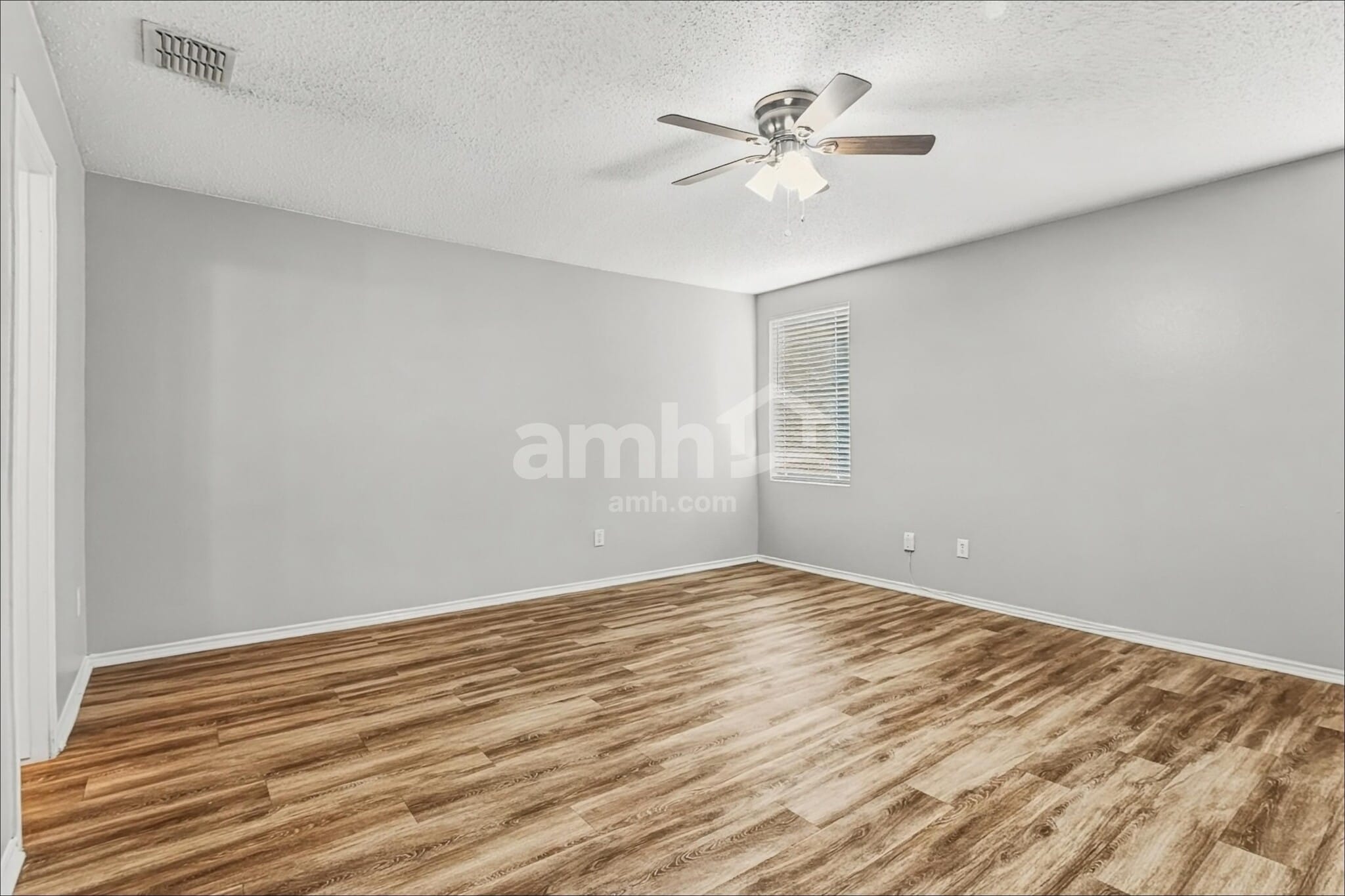 Building Photo - 1313 Cherokee Rose Ln