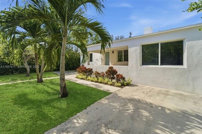 Building Photo - 4420 NW 3rd Ave