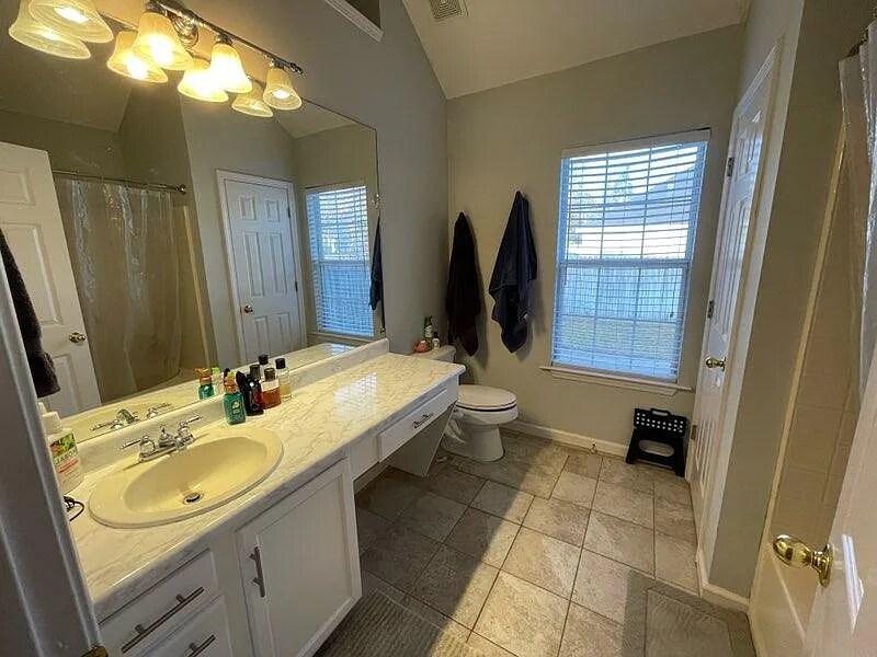 Building Photo - 122 Dovetail Crossing