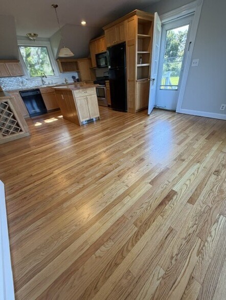 Building Photo - 251 Browns Ln