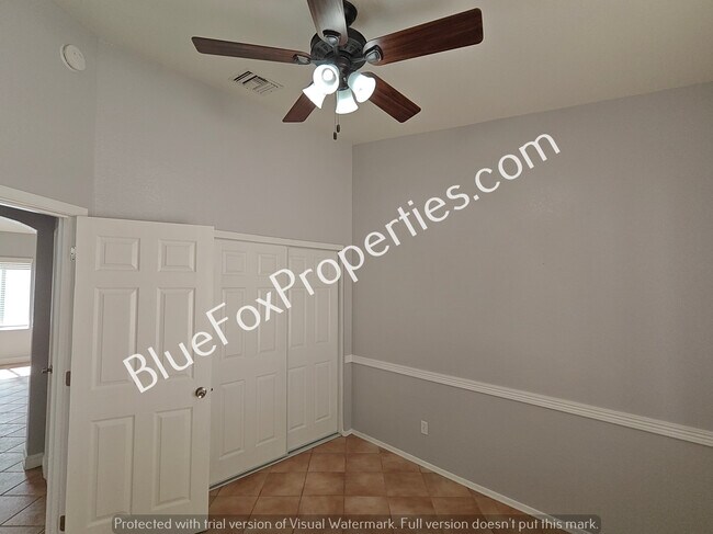 Building Photo - 9048 N Palm Brook Dr