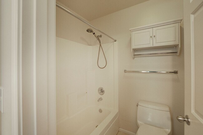 Building Photo - 3Bd/2.5Ba Redmond Home