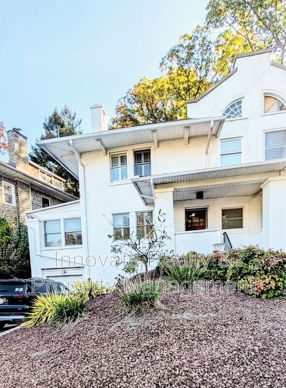 Building Photo - 6519 Lincoln Dr