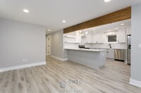 Building Photo - GPM670 - SE 35th Pl (T2)