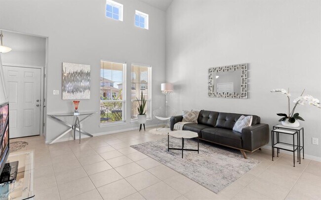 Building Photo - 246 Salt Springs Rd