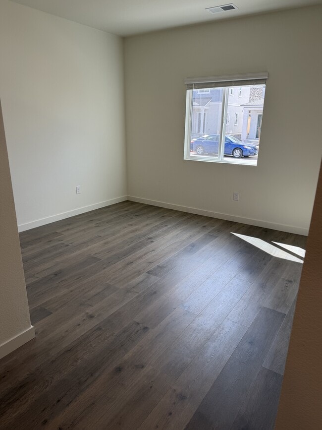 Building Photo - 8426 Redwood Dawn Dr