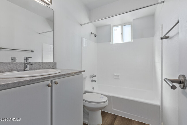 Building Photo - 2922 N 35th St