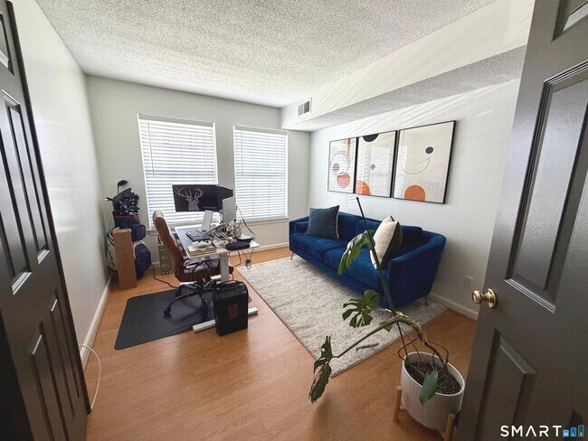 Building Photo - 1 Forest Glen Cir