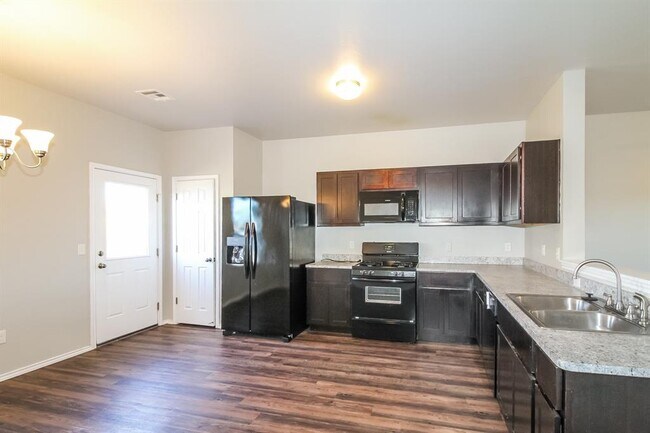 Building Photo - 3325 SE 94th St