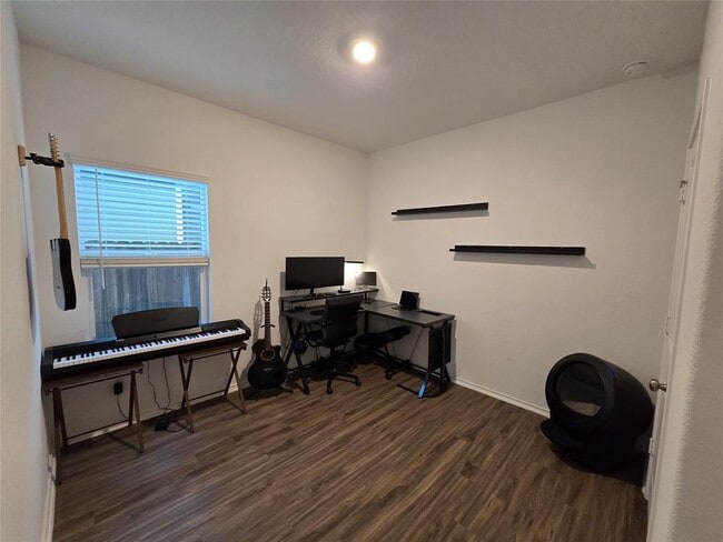 Building Photo - 1126 Cattail Ln