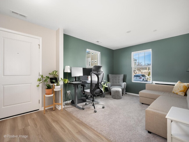 Building Photo - 1080 Bogart St