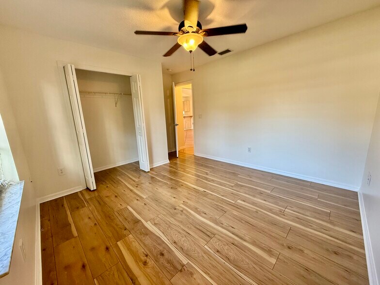 Building Photo - 40 Brunett Ln