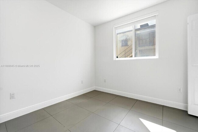 Building Photo - 541 NW 33rd St