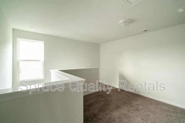 Building Photo - 1919 Glenburn Dr