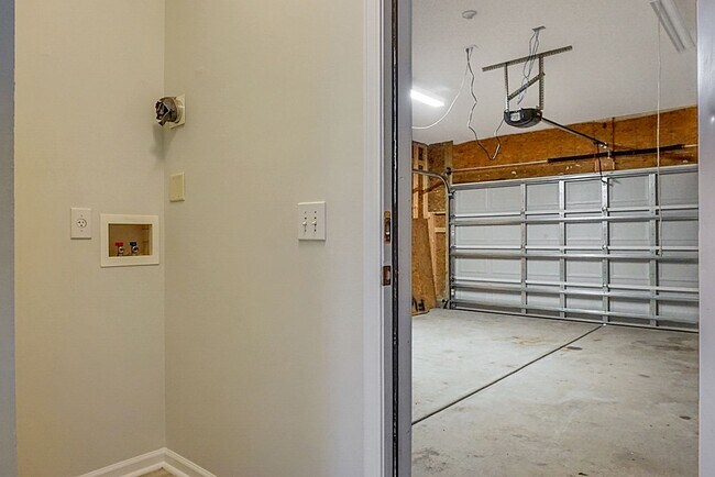 Building Photo - Cozy Comfort & Convenience: Your New 3 BR,...