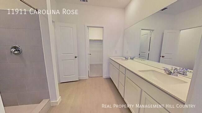 Building Photo - 11911 Burnet Rose