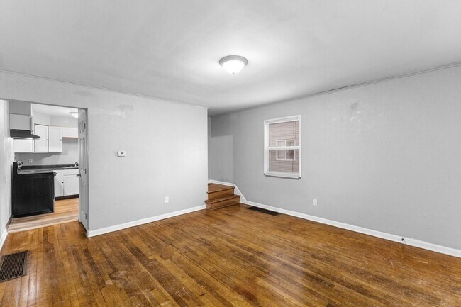 Building Photo - 384-386-386 S Napoleon Ave