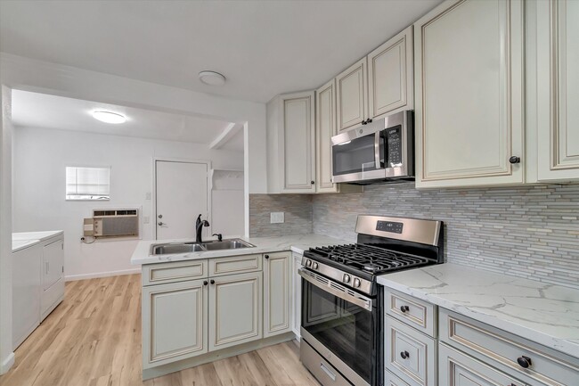 Building Photo - 5820 Dewey Blvd