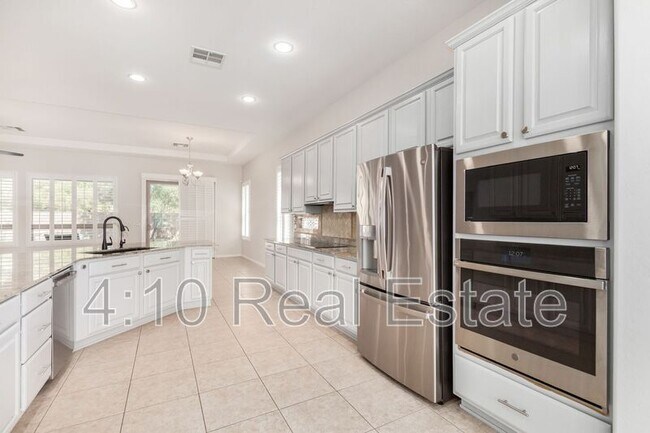 Building Photo - 4652 E Donato Dr