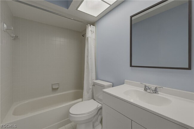 Building Photo - 876 Gulf Pavillion Dr