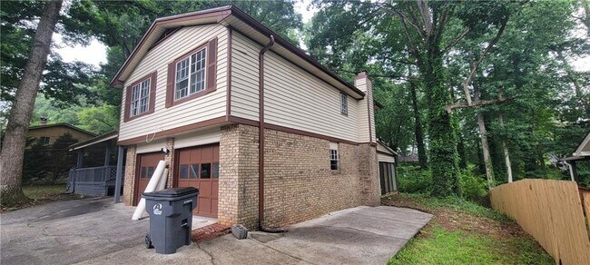 Building Photo - 2035 Northland Dr NW