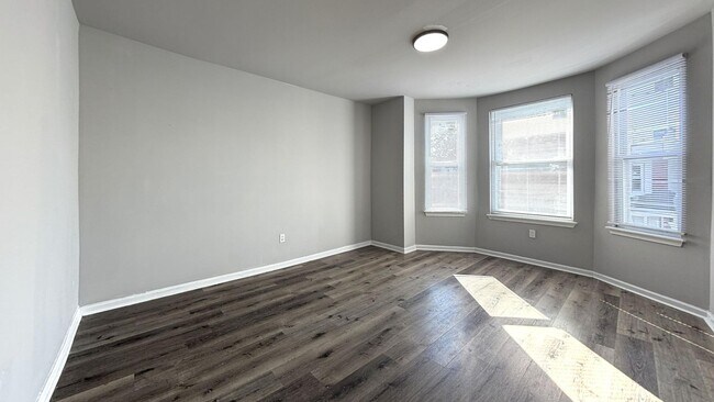 Building Photo - 5820 Belmar St