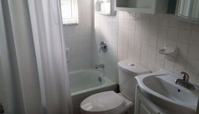 Building Photo - 2902 Lawndale Dr