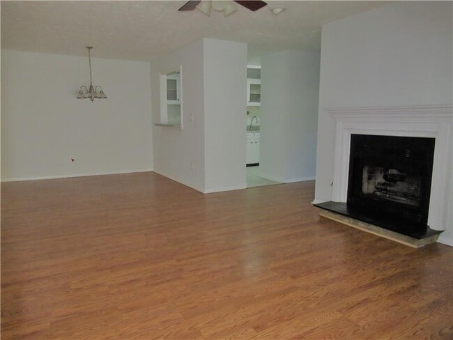 Building Photo - 1503 Wynnes Ridge Cir SE
