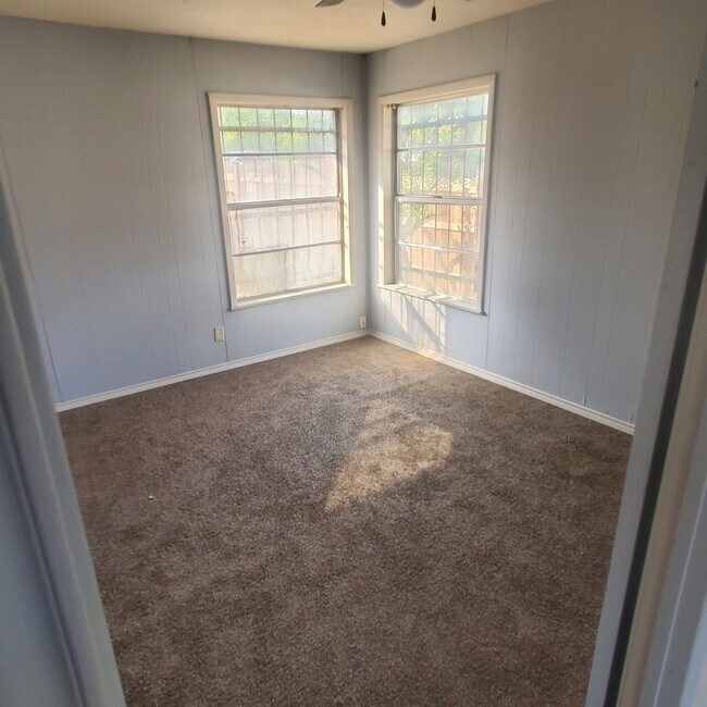 Building Photo - 1705 Brownfield Rd