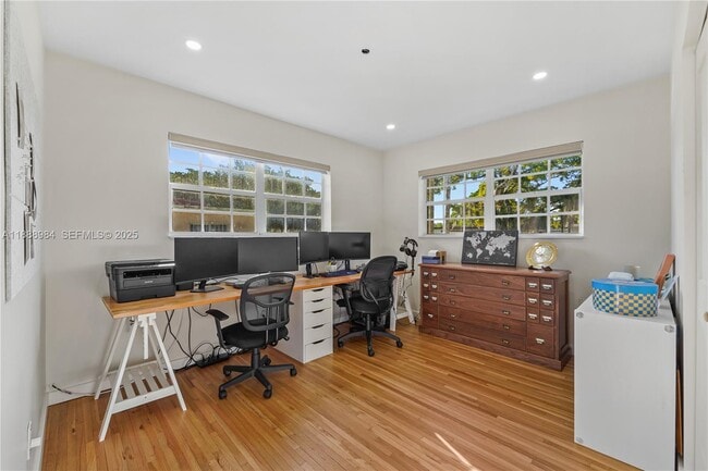 Building Photo - 6331 SW 18th St