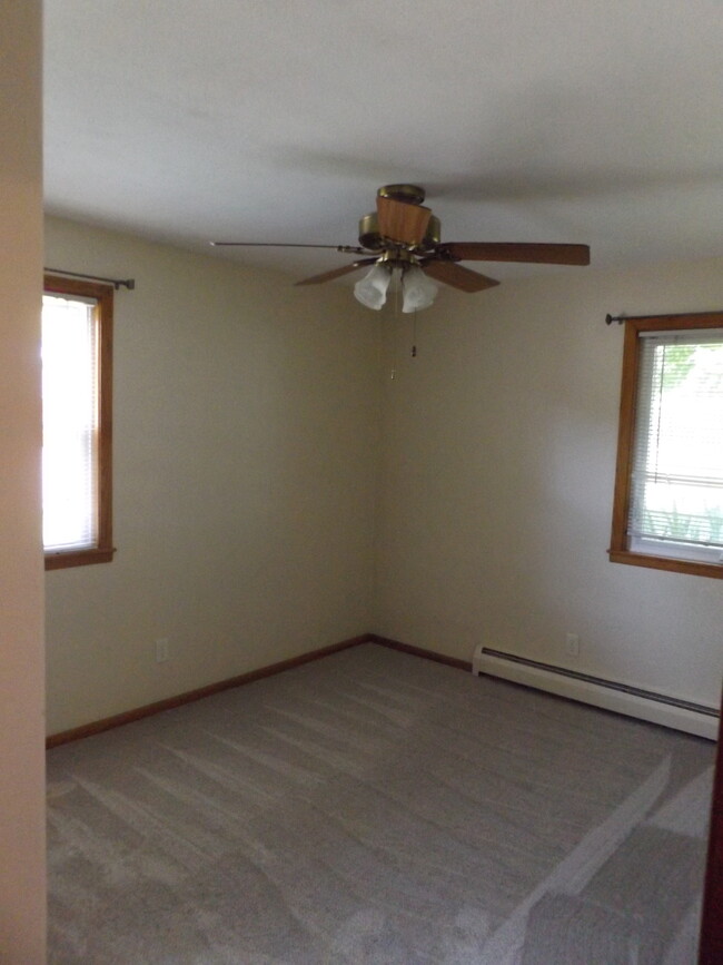 MBR has multiple windows, new ceiling fan - 1665 10th Ave