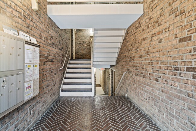 Building Photo - 142 Georgetown Rd