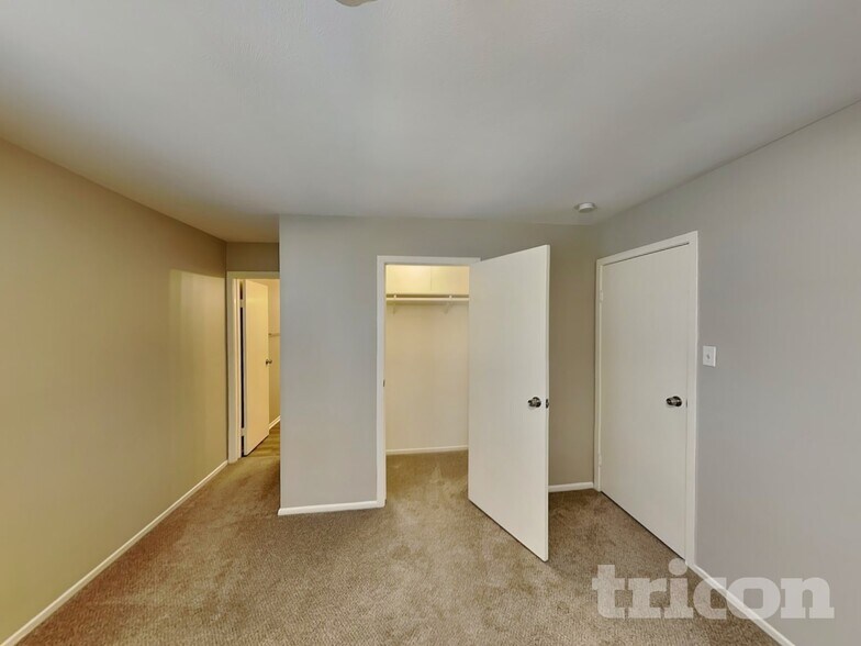 Building Photo - 2007 Smoke Rock Dr