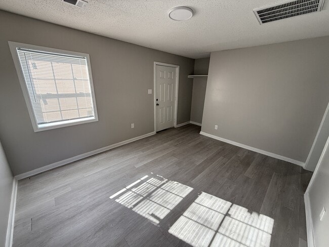 Building Photo - 1155 N Belvedere Blvd