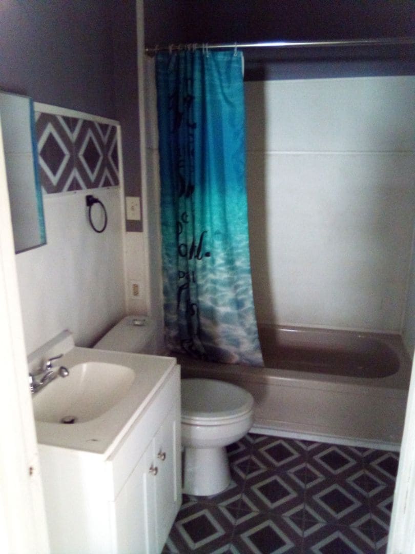 Building Photo - 2705 E Market St