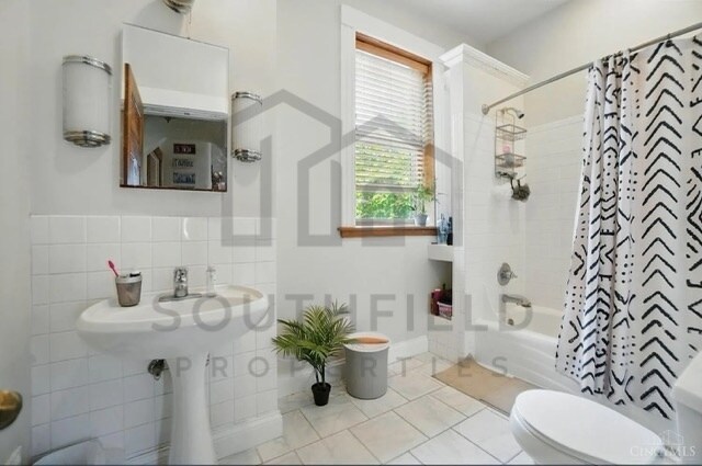 Building Photo - 2319 Victor St