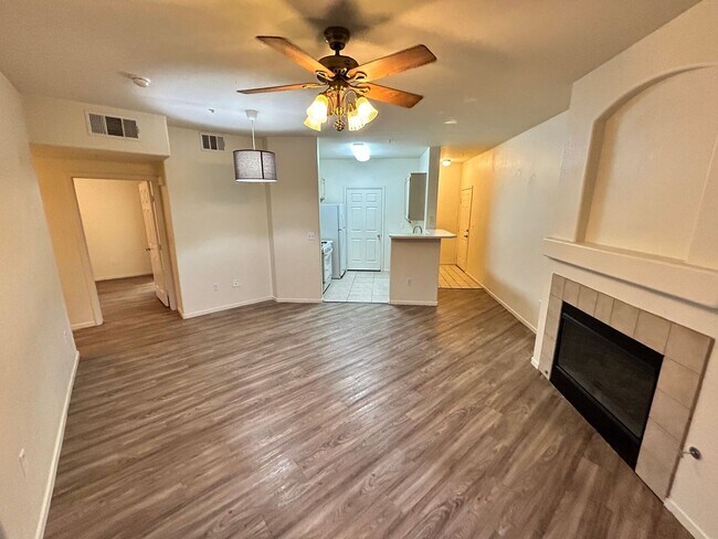 Building Photo - 7143 S Durango Dr