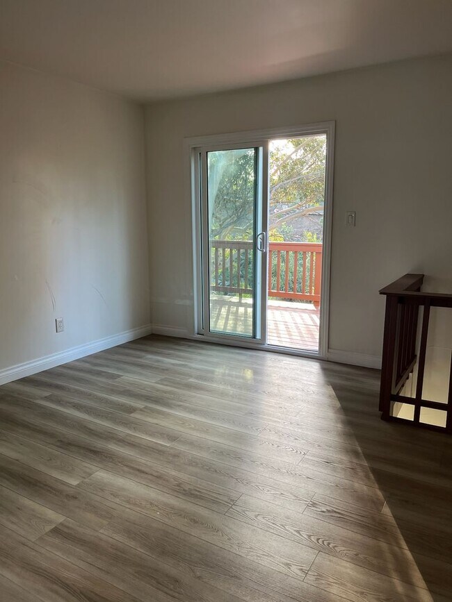 Building Photo - 3205-3207 42nd St.