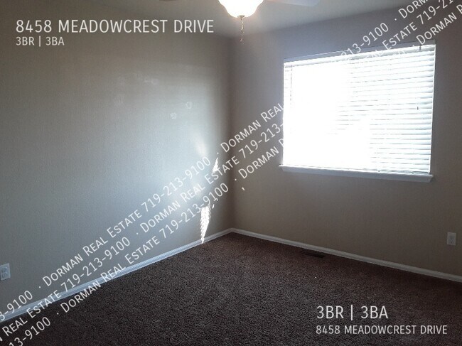 Building Photo - 8458 Meadowcrest Dr