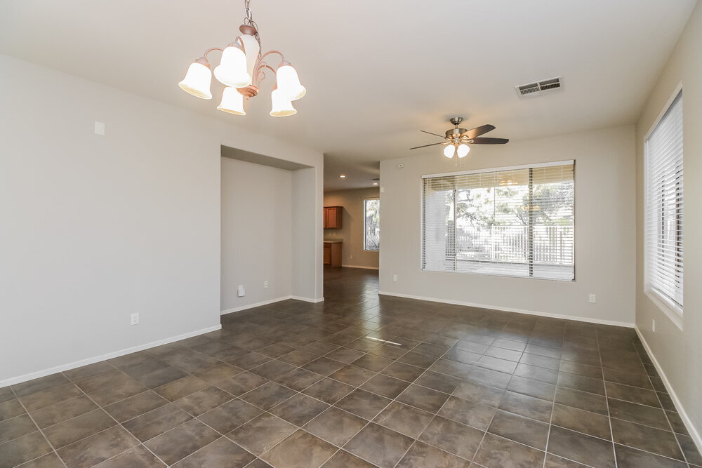 Building Photo - 3070 S Southwind Dr