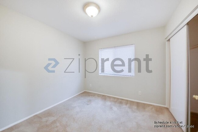 Building Photo - 7855 Green Crest Ct