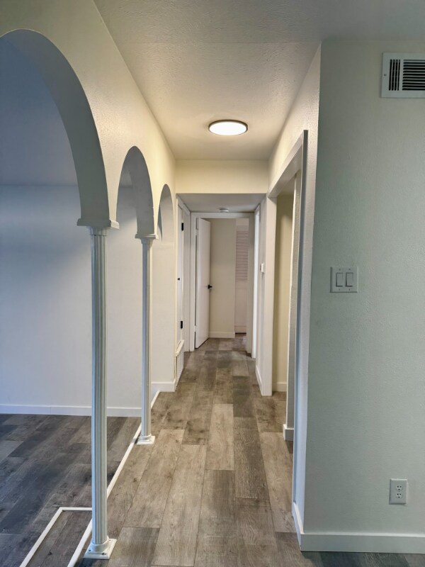 Building Photo - 170 De Chantle Rd