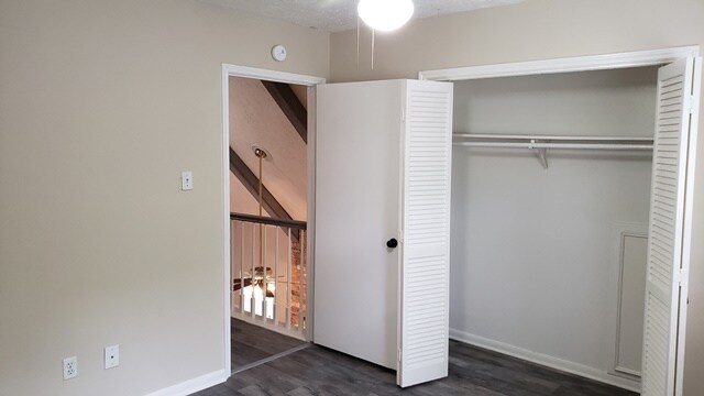 Building Photo - 13423 Lakecrest Dr