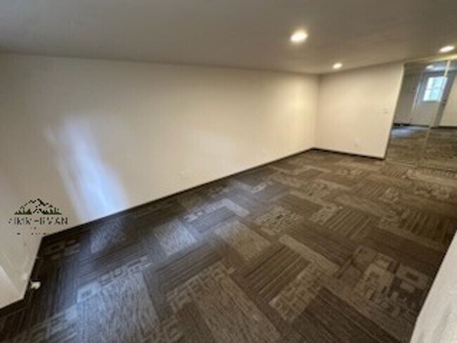 Building Photo - Charming 2 bed 2 bath home in Eugene